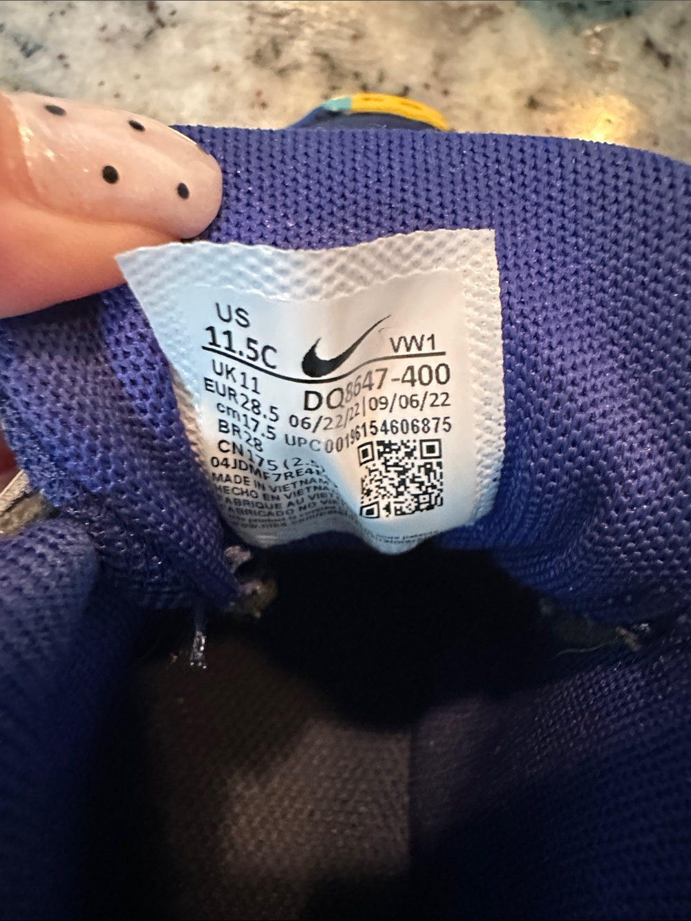 Nike LeBron Witness 11.5C shoes - Picture 9 of 9